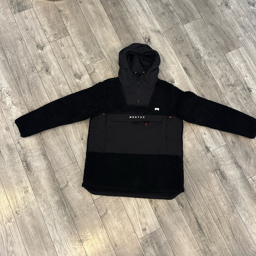 Montec ski/ snowboard women’s hoodie